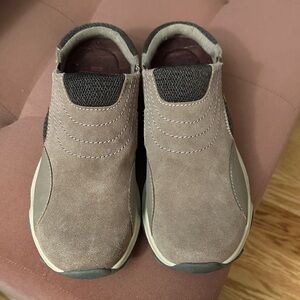 Women’s Slip-On Suede Shoes -